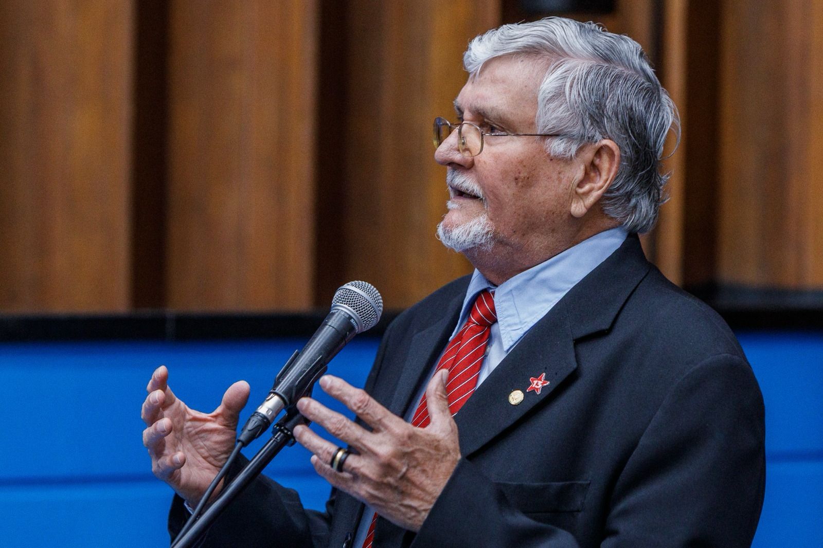 Zeca solicita pavimentação em estrada de acesso ao PA Nioaque