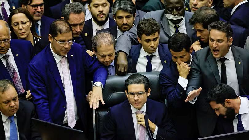 Para reverter imagem negativa, Câmara agiliza votação de projetos sobre segurança pública