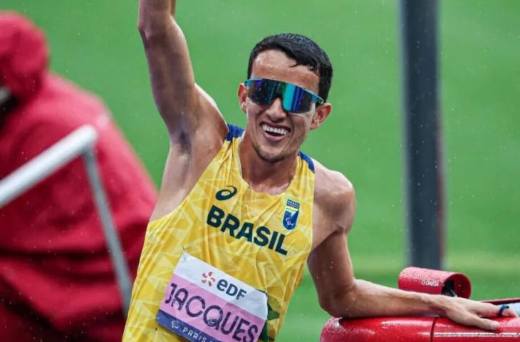 Beneficiário do Bolsa Atleta, Yeltsin Jacques conquista ouro nos 1.500m no Mundial Paralímpico de Atletismo