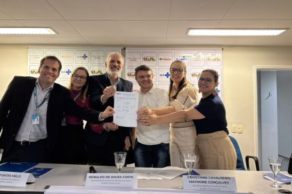 Secretária de Saúde assina compromisso que garante construção de Policlínica através do Novo PAC