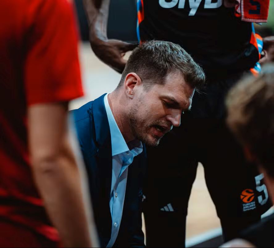 Tiago Splitter assume Trail Blazers após prisão de Billups e se torna primeiro treinador brasileiro na história da NBA