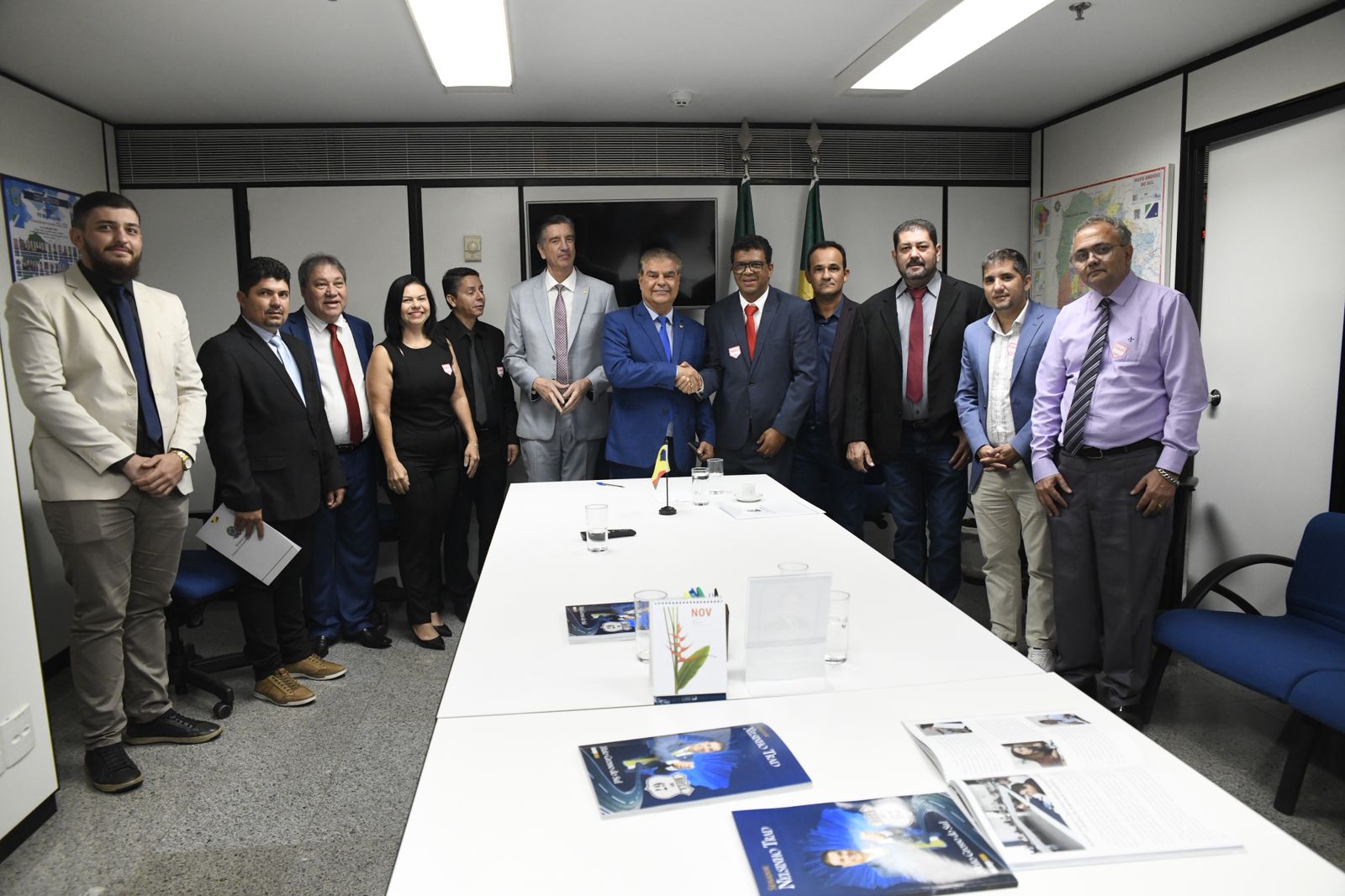 Prefeito, vice e vereadores se reúnem com os senadores Nelsinho Trad e Tereza Cristina em busca de recursos para Selvíria