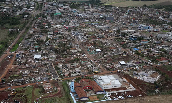 Número de feridos chega a 750 após passagem de tornado pelo Paraná
