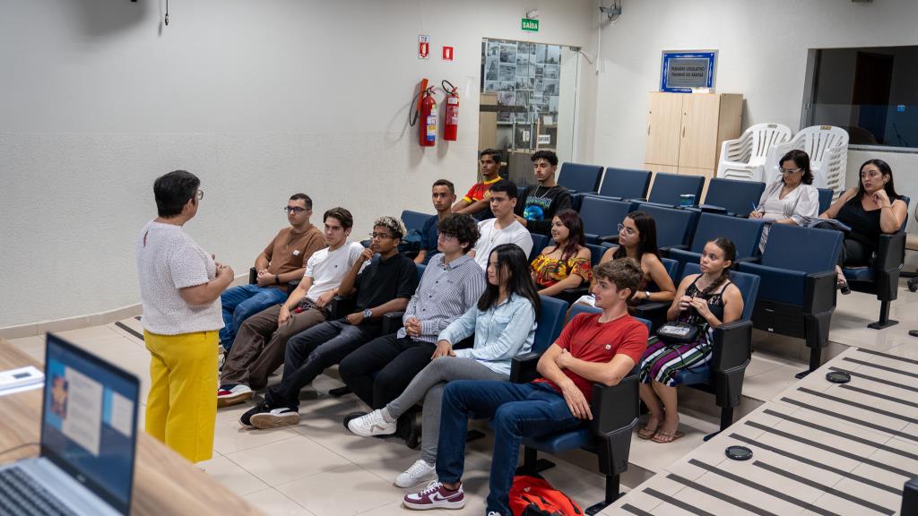 Eletres oferece curso de oratória para os jovens vereadores