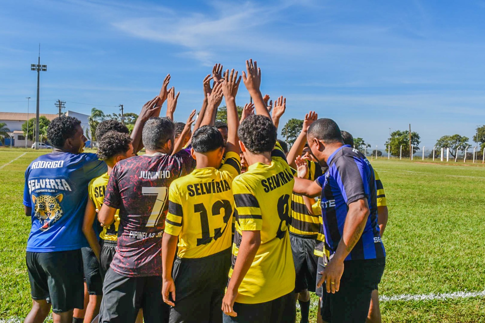 Hoje: Selvíria enfrenta Aparecida D’Oeste e Ilha Solteira por vagas nas finais da Copa Poly Sport de Futebol Infantil