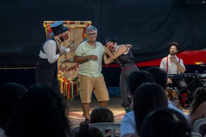 “DIVERSÃO EM CENA” encerra temporada 2025 com sucesso de público e sessão gratuita do espetáculo “truques e trambiques”