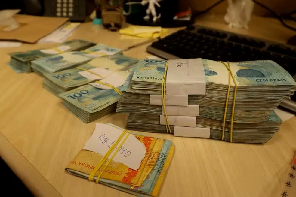 Rodrigo Bacellar vai passar a noite na Superintendência da PF após prisão; R$ 90 mil foram apreendidos no carro dele