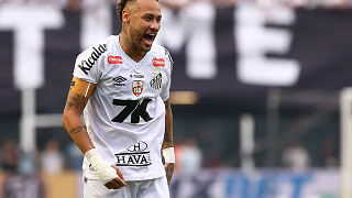 Santos vence Cruzeiro, escapa de queda e vai para a Copa Sul-Americana