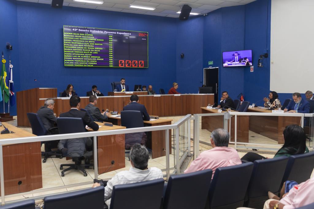 Vereadores realizam última sessão ordinária do ano e aprovam 10 projetos