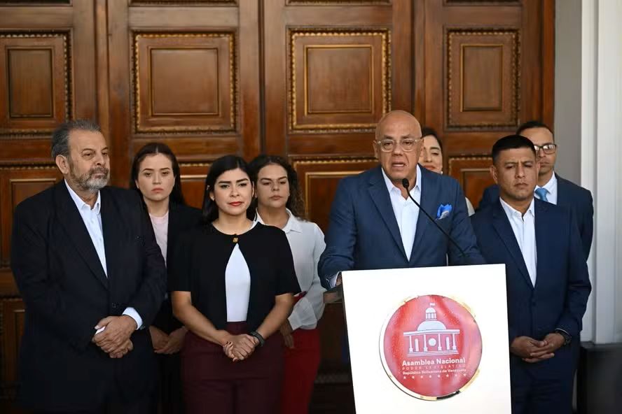 Venezuela anuncia libertação de presos políticos como ‘gesto de paz unilateral’