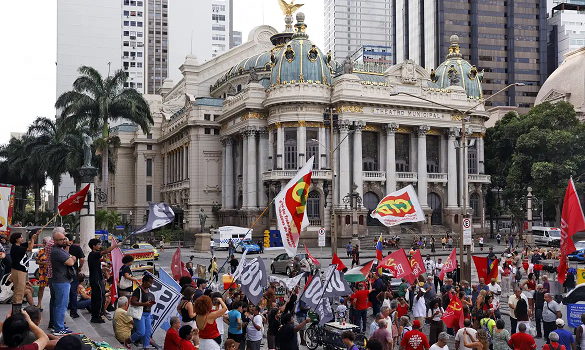 Manifestação no Rio lembra 8 de janeiro e rejeita anistia a golpistas