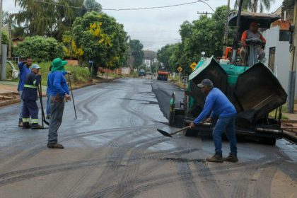 Prefeitura de Três Lagoas realiza recapeamento da rua Rafael de Haro