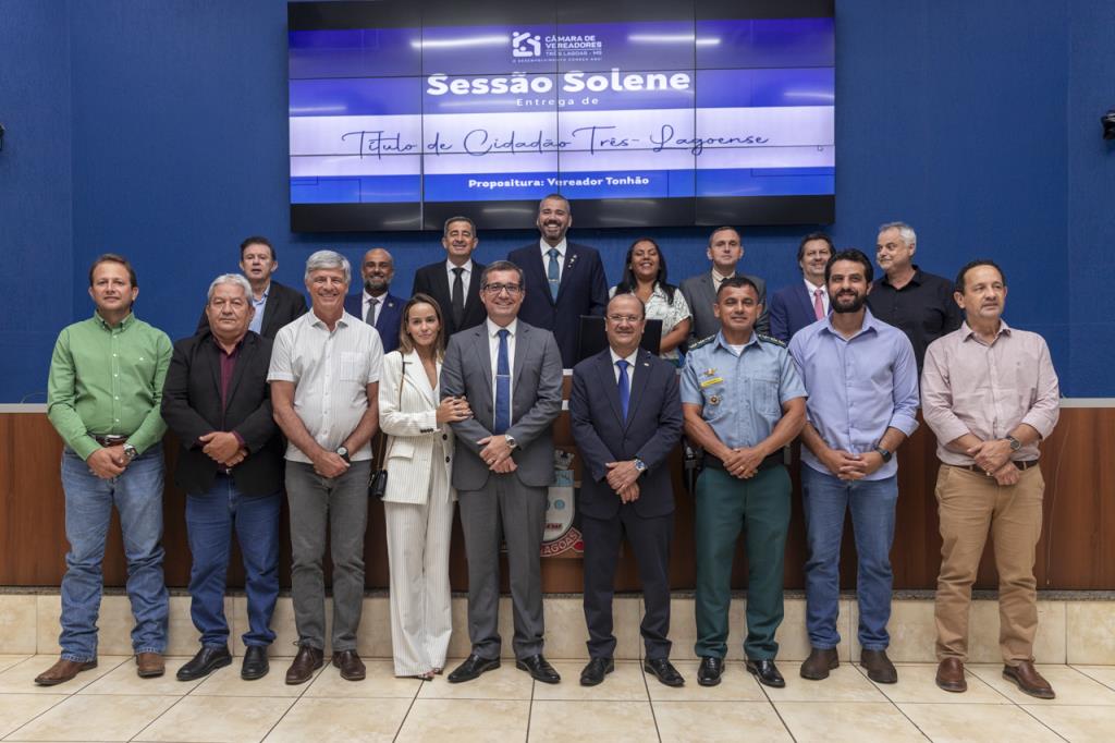 Câmara entrega Título de Cidadão Três-lagoense ao governador em exercício, José Carlos Barbosa