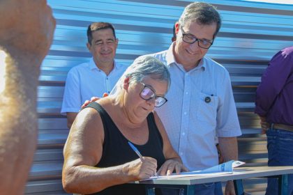Dr. Cassino Maia assina ordem de serviço para construção de Escola de Tempo Integral no Montanini