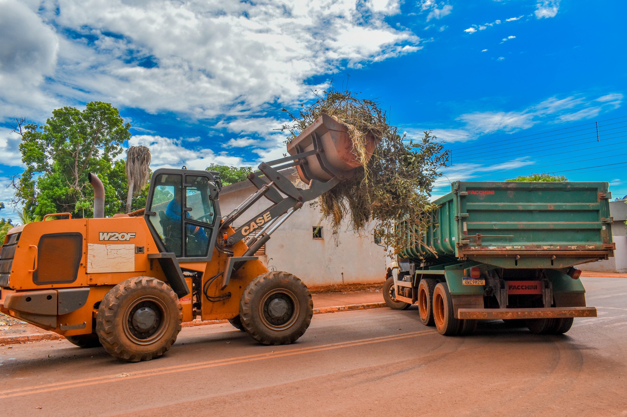 Prefeitura reforça mutirão de limpeza em Selvíria