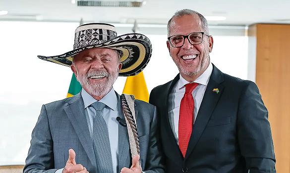 Lula recebe credenciais de nove novos embaixadores