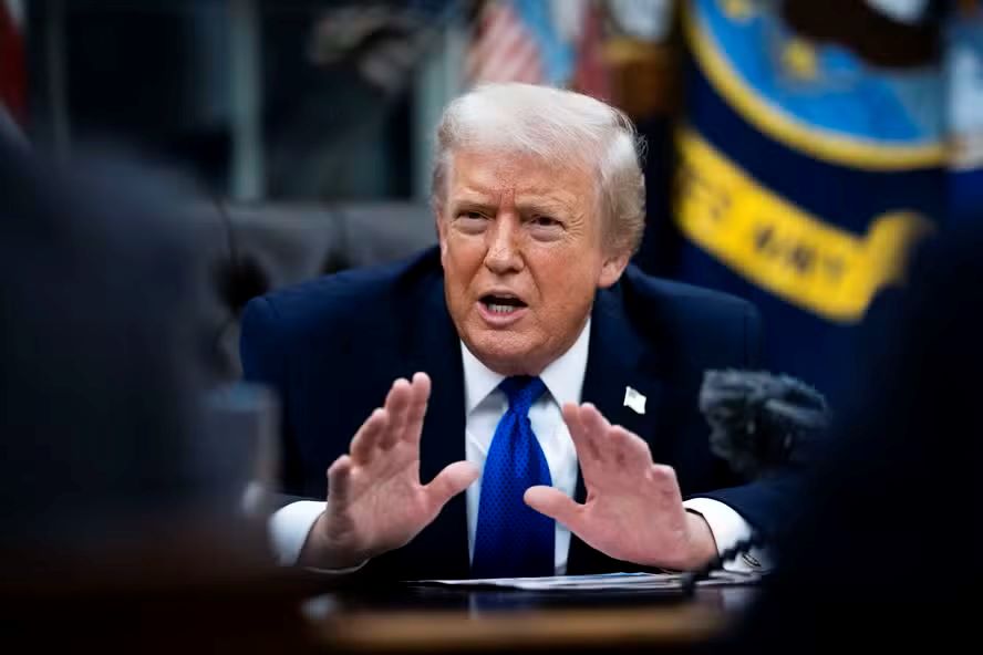 Trump promete assinar um decreto com tarifa global de 10% após decisão da Suprema Corte