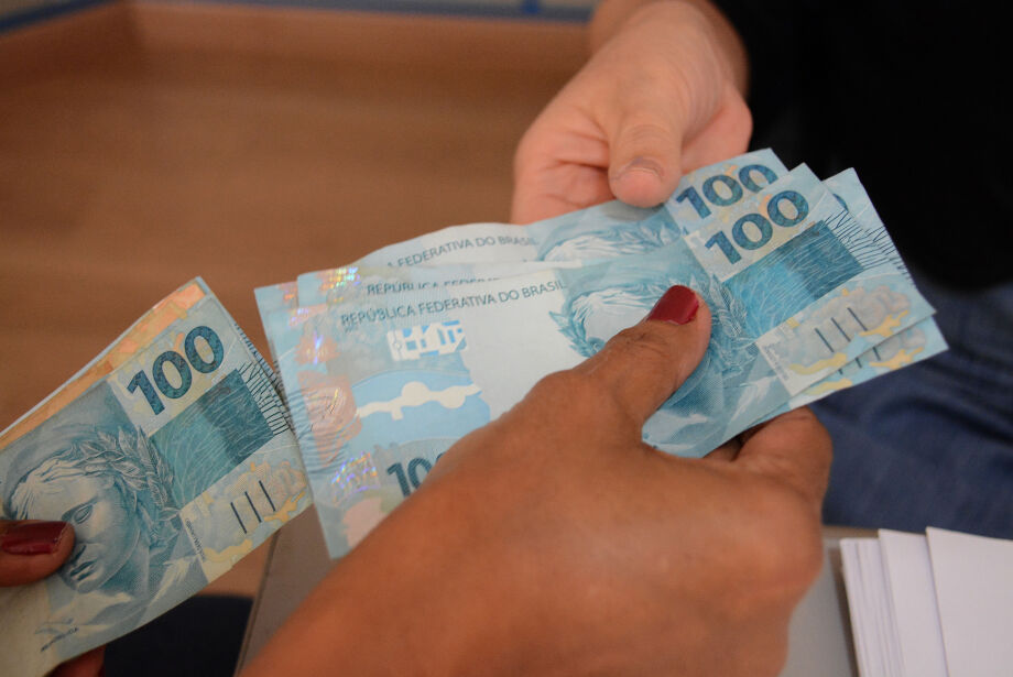 Renda mensal em MS fica acima da média nacional e coloca o Estado no top 10 entre as UFs  