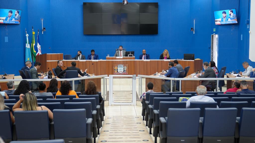 Vereadores aprovam reajuste de 4,44% aos servidores públicos municipais da educação