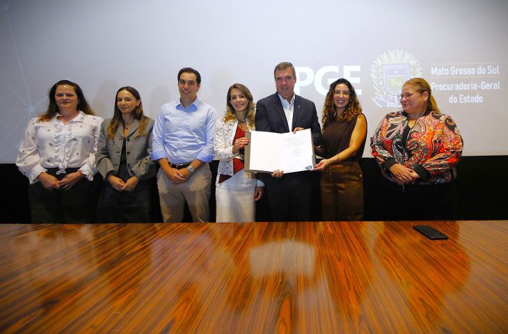 Transparência e inclusão: Governo de MS assina decreto para tornar linguagem pública mais clara ao cidadão