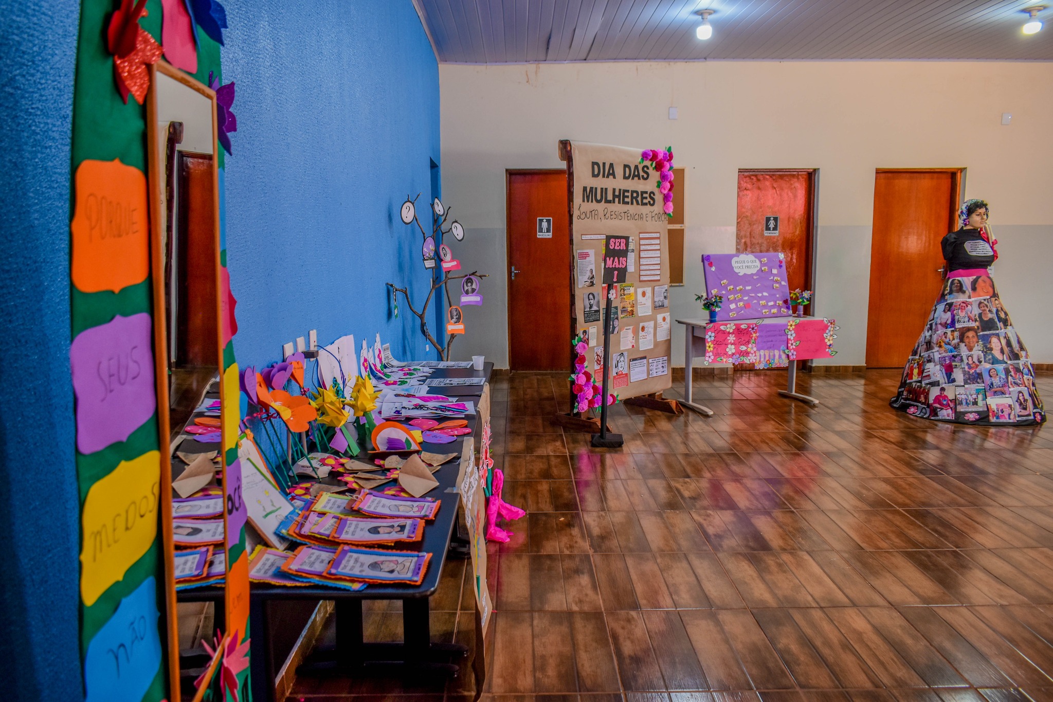 Exposição que homenageia mulheres pode ser visitada no CRAS de Selvíria