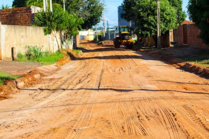 Obra de pavimentação e drenagem avança nos bairros Itamaraty, Nossa Senhora de Fátima e Eunice em Três Lagoas